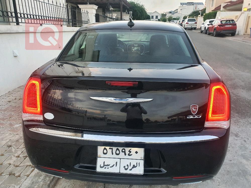 کرایسلەر 300